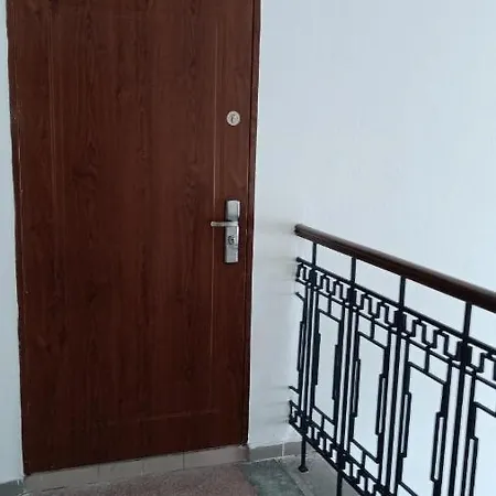 Apartamento Bydlení V Centru Ov Blízko Stodolní, Bez Výtahu