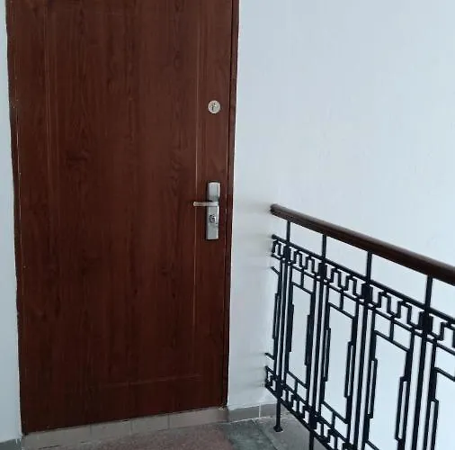 Appartamento Bydleni V Centru Ov Blizko Stodolni, Bez Vytahu