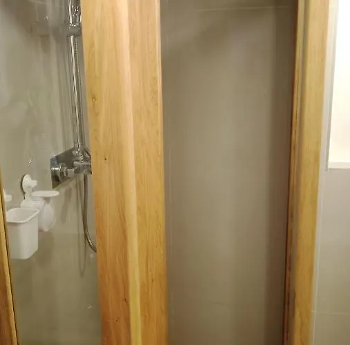 Bydleni V Centru Ov Blizko Stodolni, Bez Vytahu Appartamento