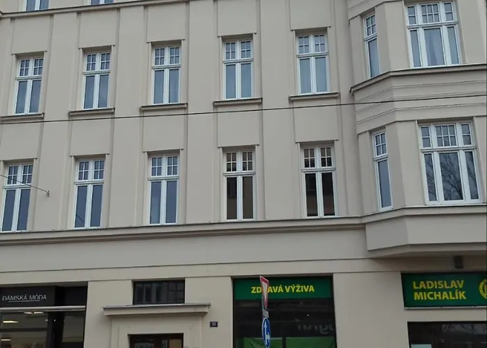 Bydleni V Centru Ov Blizko Stodolni, Bez Vytahu Appartamento